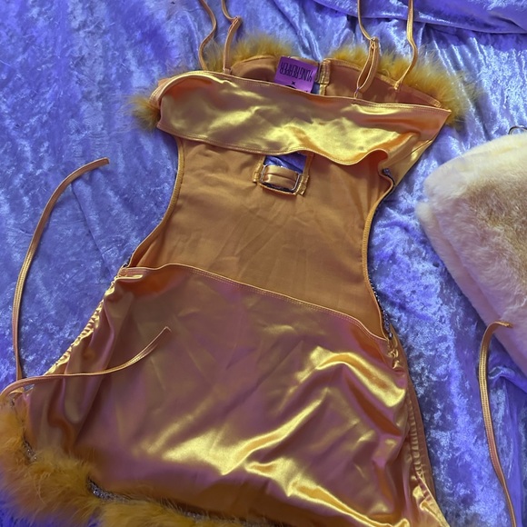 Glamorous yung reaper yellow “Belle” dress & fuzzy matching bag🌹 - Picture 11 of 11